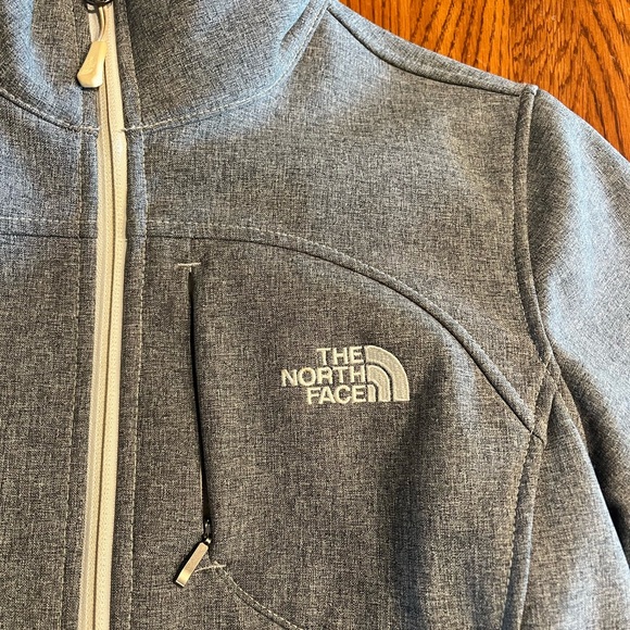 Northface Softshell Jacket - Picture 2 of 8